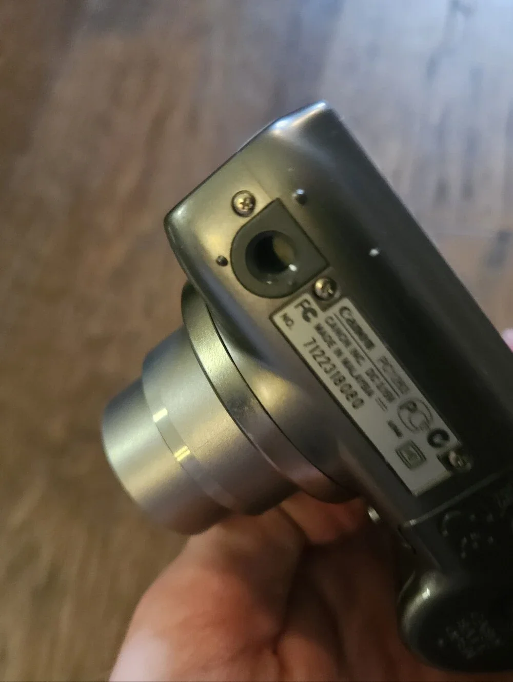 Canon PowerShot A590 IS 8.0mp Compact Point Shoot Digital Camera W/ SD Card, Bag